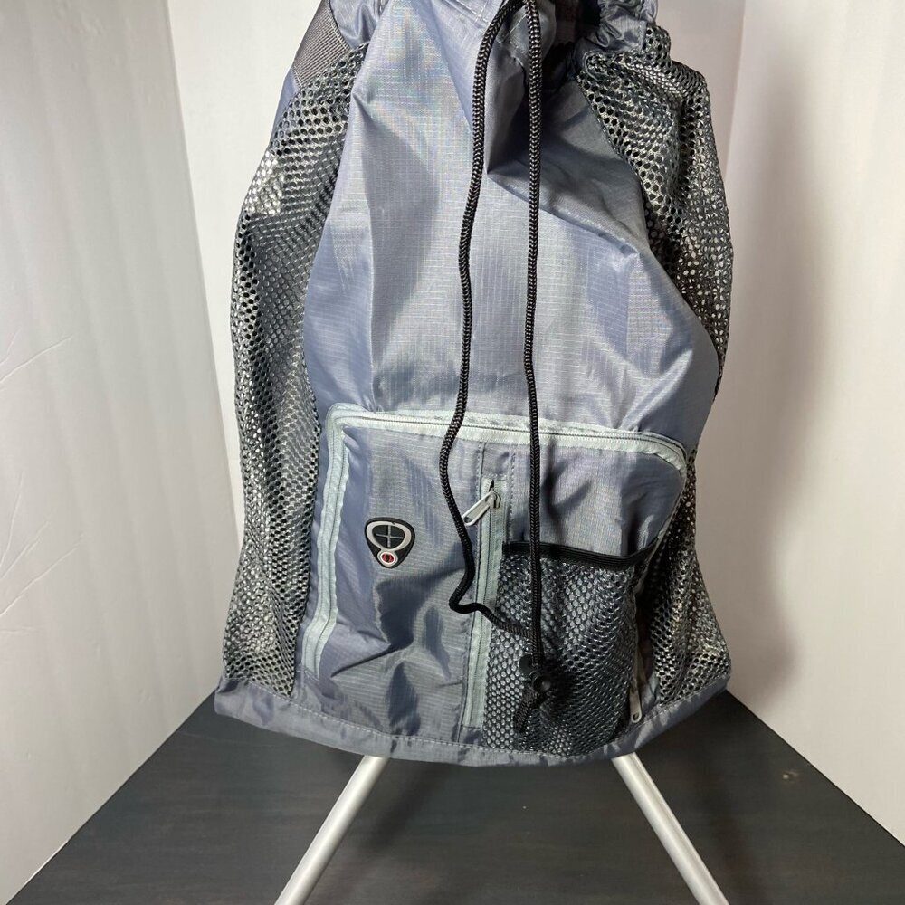 BeeGreen Lightweight Drawstring Backpack – Gray Mesh Sides – Excellent Condition